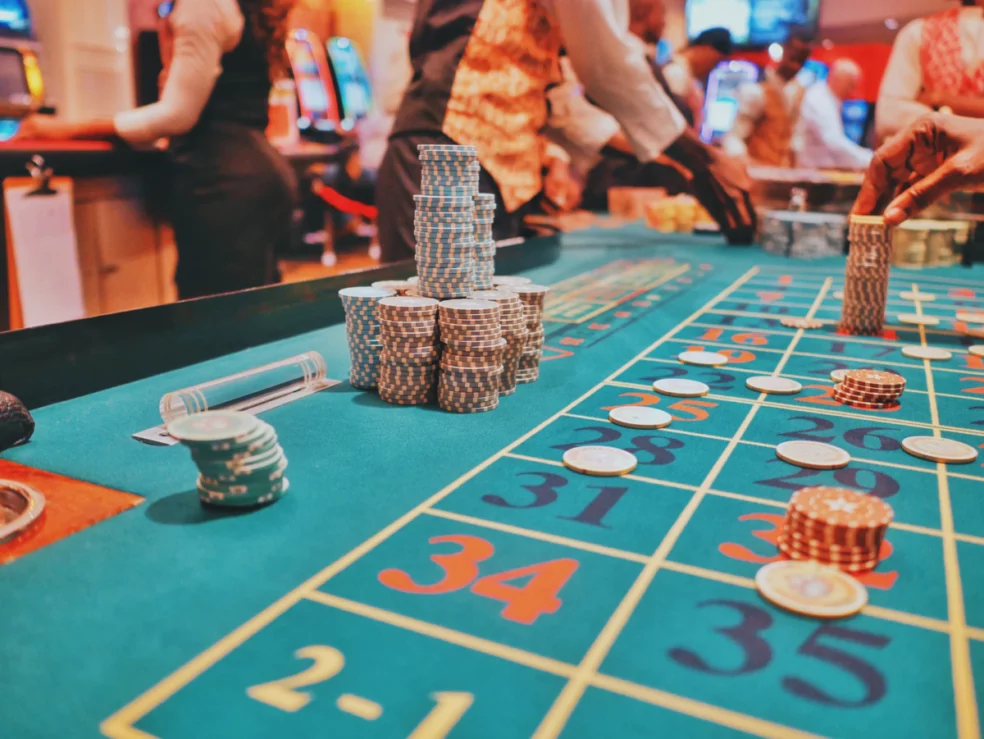 Vi kikar igenom Sveriges bästa bonussida för casino